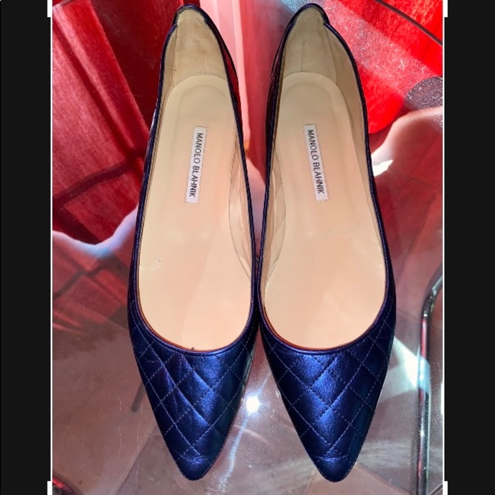 Manolo Blahnik Quilted Leather Pointed Toe Flats Blue Metallic 41